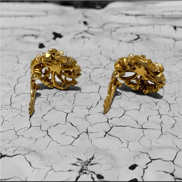 Vintage 60s Blue Rhinestone and Faux Pearl Clip On Earrings - Picture 3 of 4